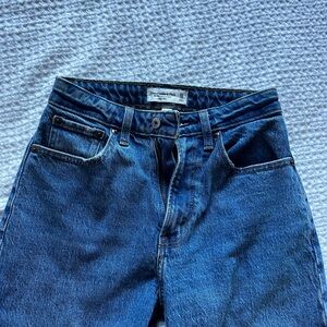 Abercrombie Curve Love High Rise 90s Relaxed Jean